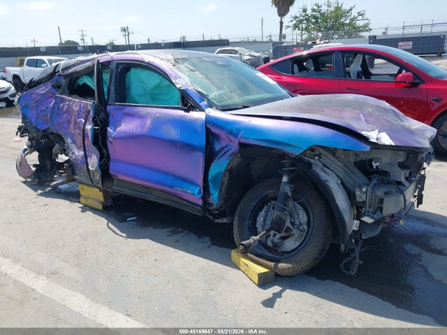 Salvage Ford Mustang Image