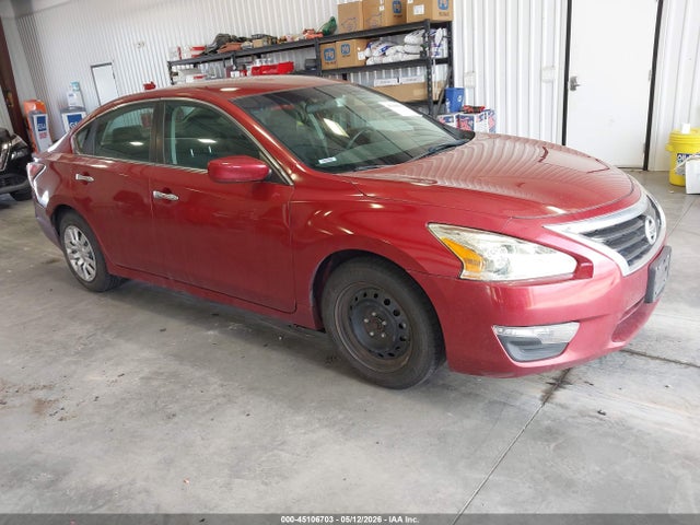 Salvage Nissan Altima Image