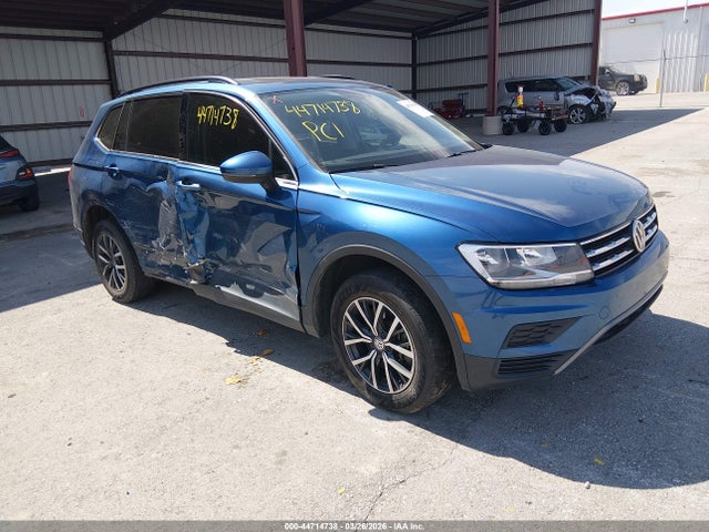 Salvage Volkswagen Tiguan Image