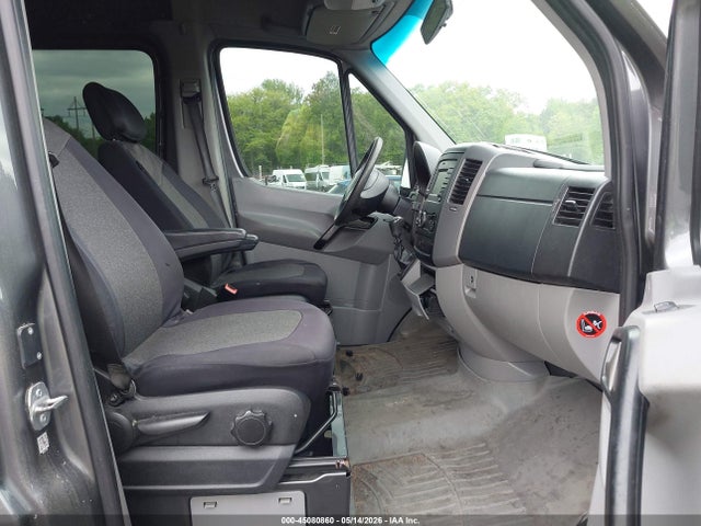 Mercedes-Benz Sprinter 2500 High Roof V6