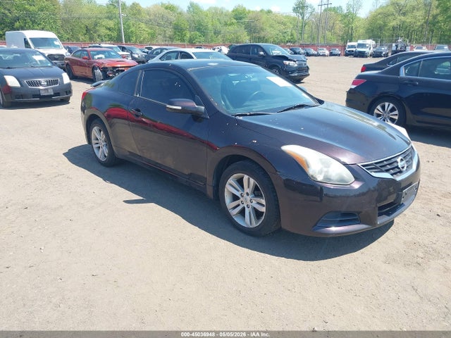 Salvage Nissan Altima Image