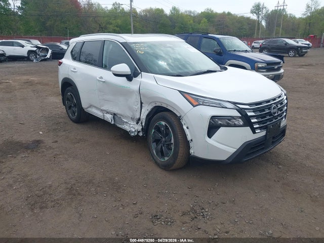 Salvage Nissan Rogue Image