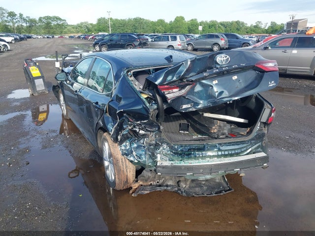 Toyota Camry Le Awd