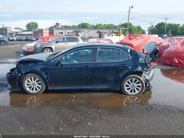 Toyota Camry Le Awd