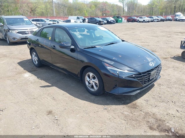 Salvage Hyundai ELANTRA Image