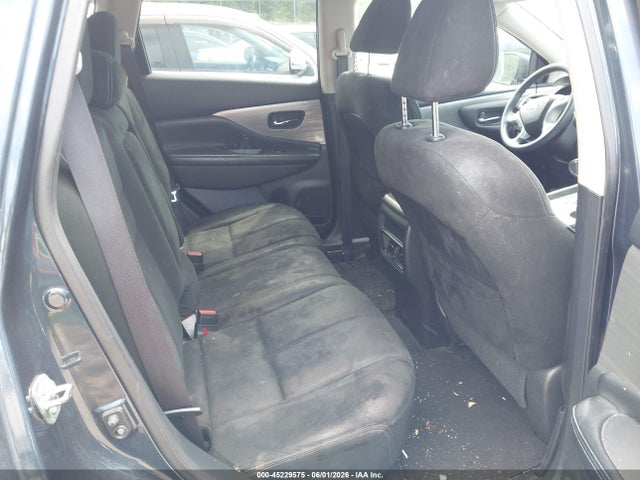 Nissan Murano S