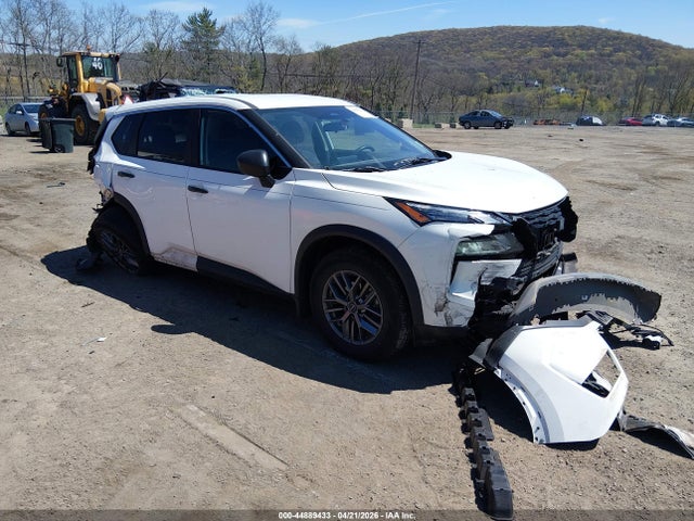 Salvage Nissan Rogue Image