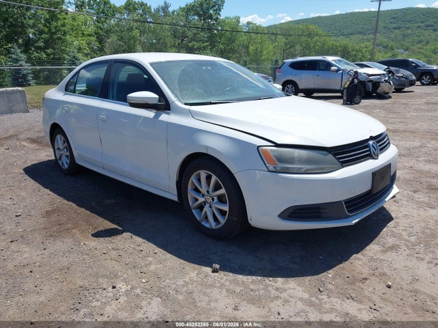 Salvage Volkswagen Jetta Image