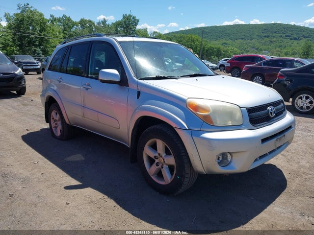 Salvage Toyota RAV4 Image