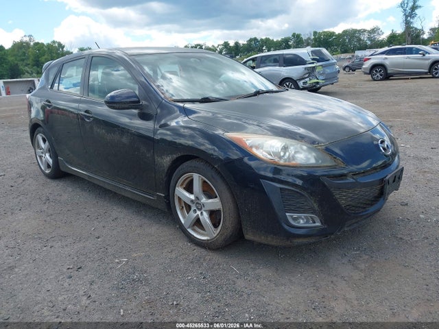 Salvage Mazda Mazda3 Image