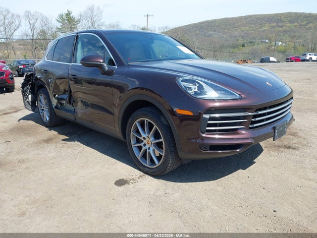 Salvage Porsche Cayenne Image