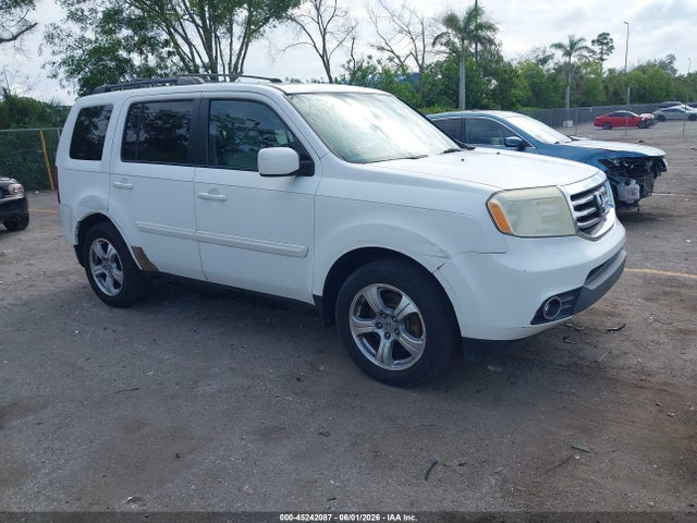Salvage Honda Pilot Image