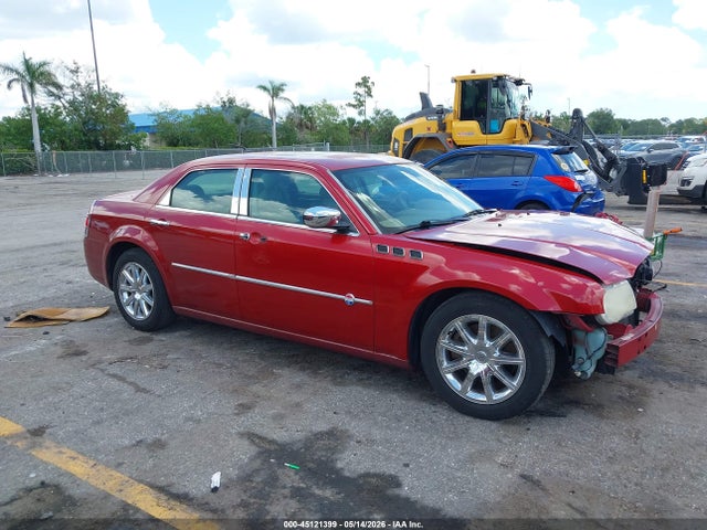 Salvage Chrysler 300c Image