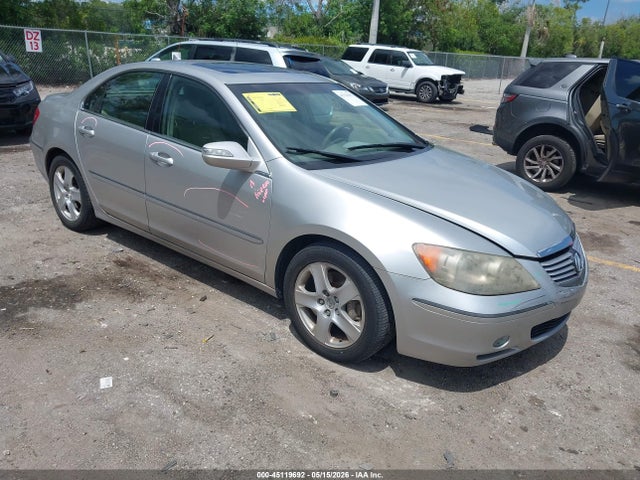 Salvage Acura RL Image