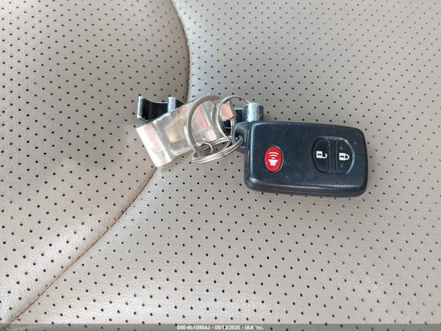 Toyota RAV4 Limited V6