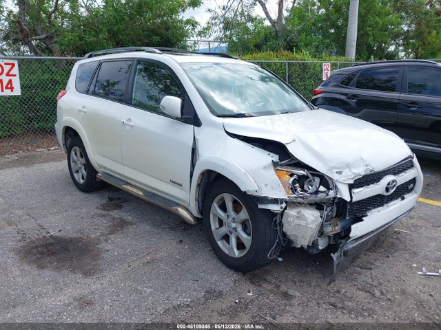 Salvage Toyota RAV4 Image