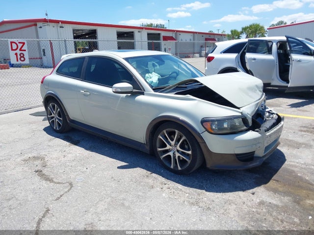 Salvage Volvo C30 Image