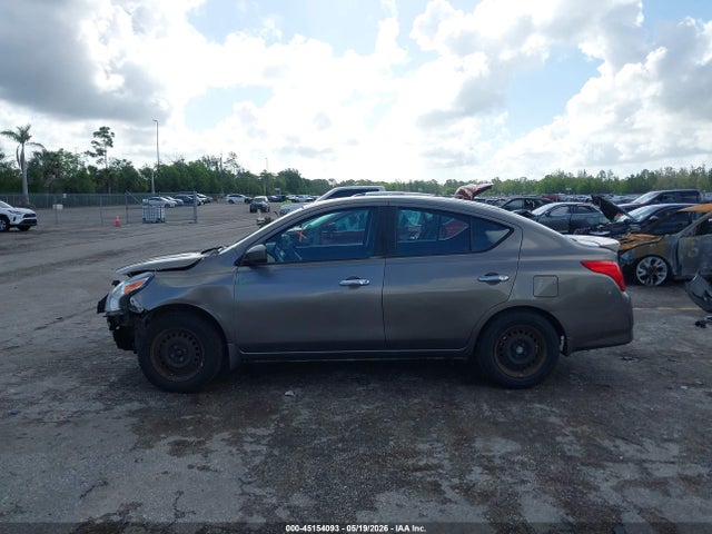 Nissan Versa 1.6 Sv