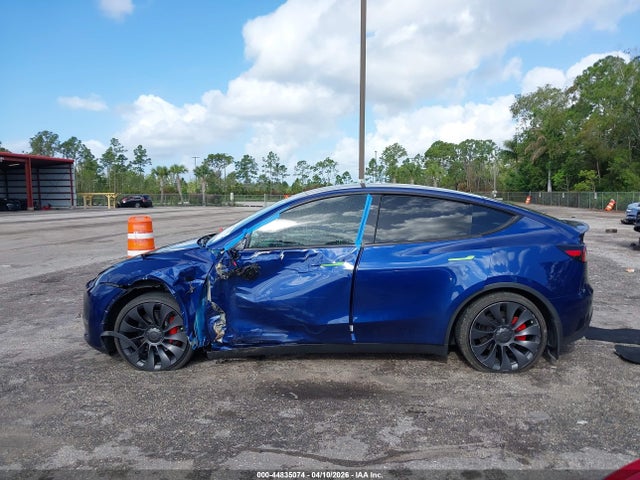 Tesla Model Y Performance Dual Motor All-wheel Drive