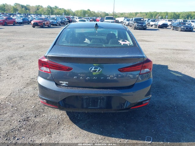 Hyundai ELANTRA Sel