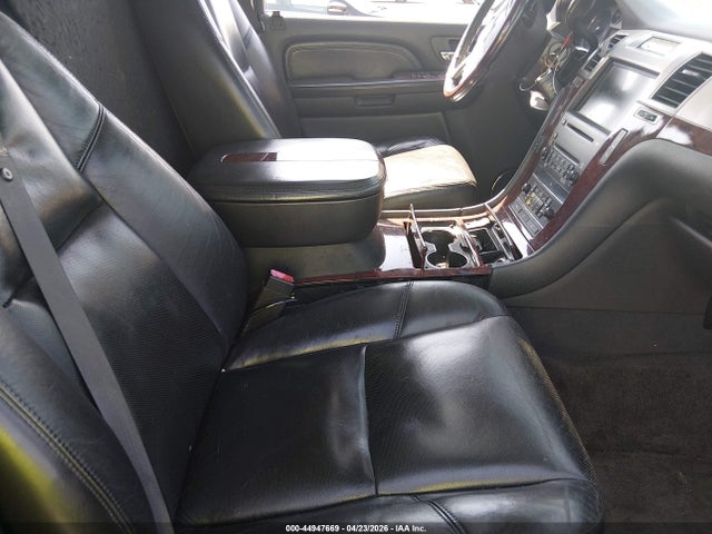 Cadillac Escalade Standard