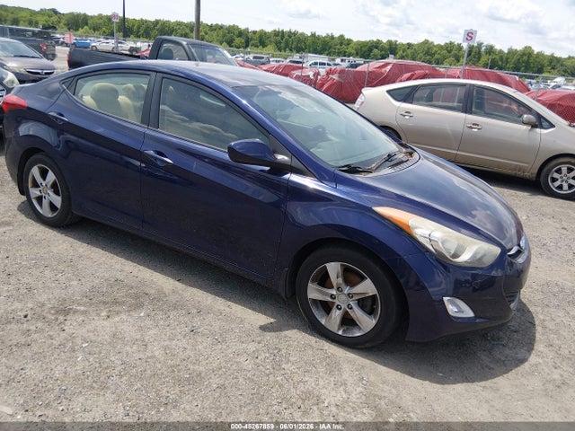 Salvage Hyundai ELANTRA Image