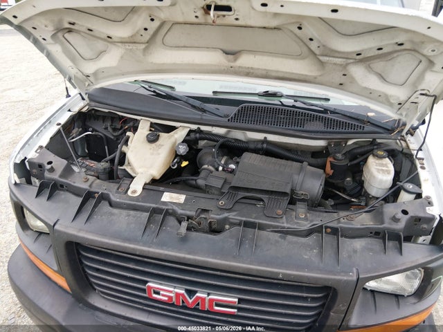 General Motors Savana Cutaway Work Van