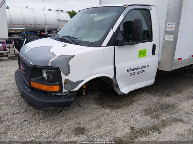 General Motors Savana Cutaway Work Van