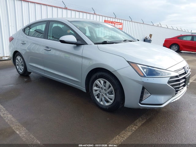 Salvage Hyundai ELANTRA Image