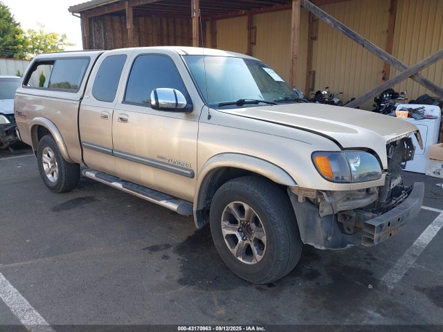 Salvage Toyota Tundra Image