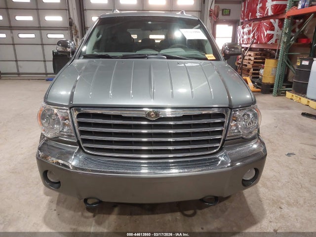 Chrysler Aspen Limited