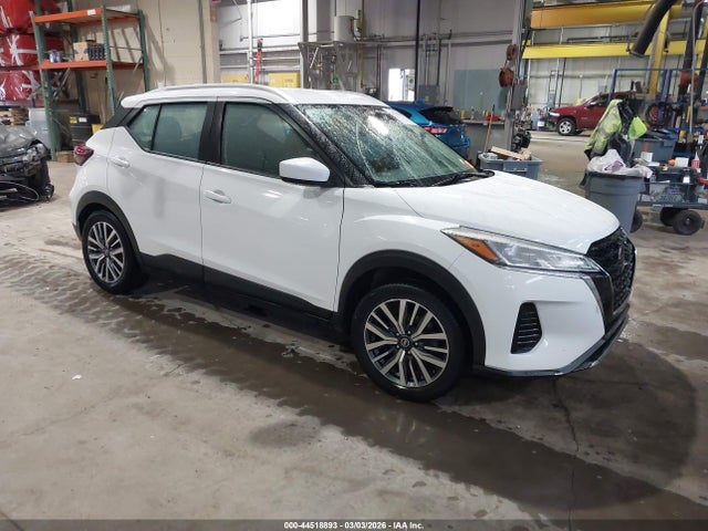 Salvage Nissan Kicks Image