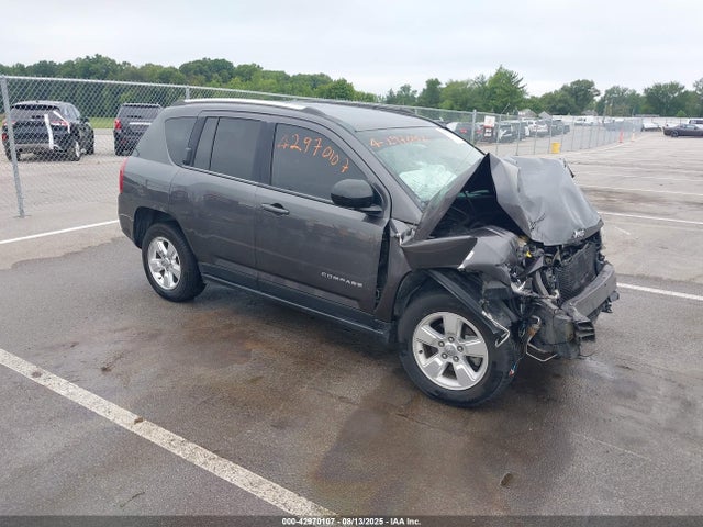 Salvage Jeep Compass Image