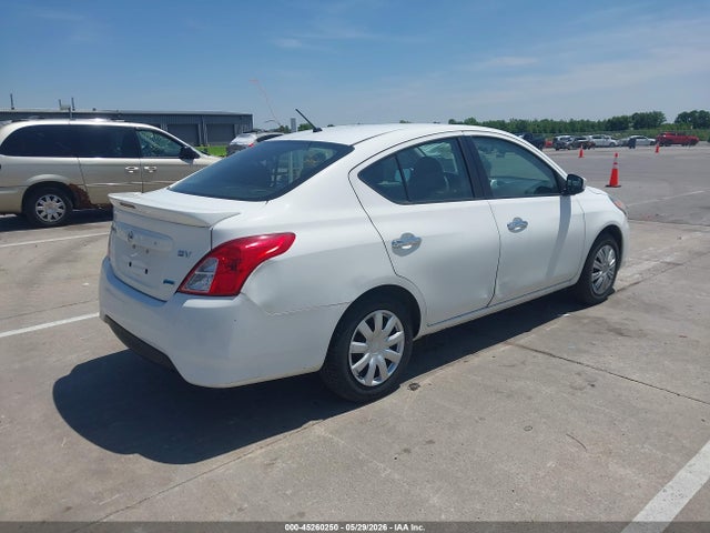 Nissan Versa