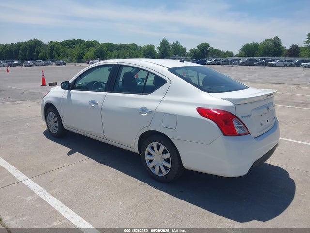 Nissan Versa