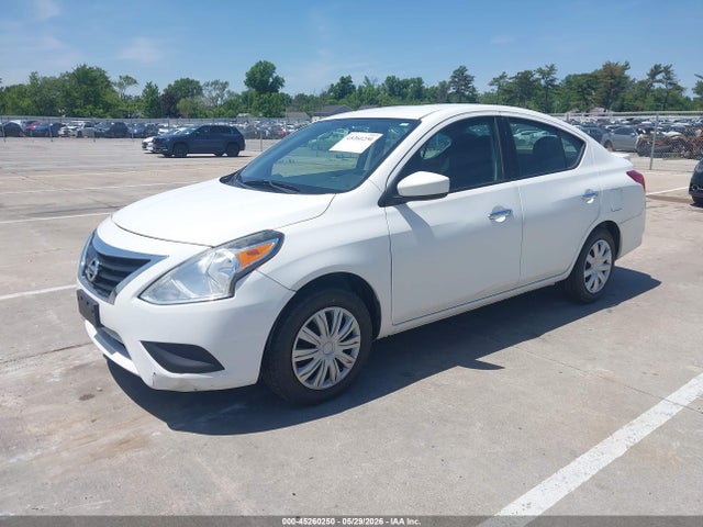 Nissan Versa
