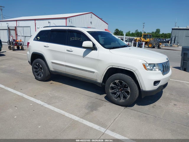 Salvage Jeep Grand Cherokee Image