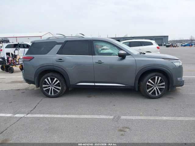 Nissan Pathfinder Platinum 4wd
