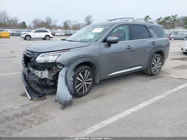 Nissan Pathfinder Platinum 4wd