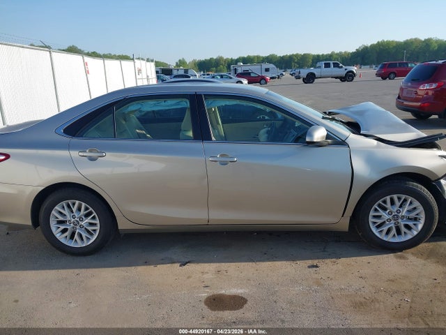 Toyota Camry Le