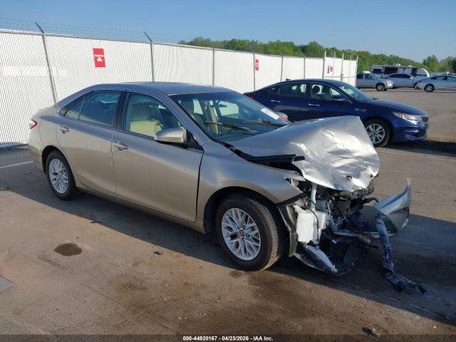 Salvage Toyota Camry Image