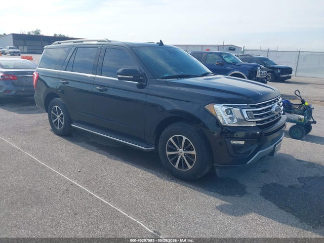 Salvage Ford Expedition Image