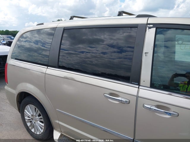 Chrysler Town & Country Limited