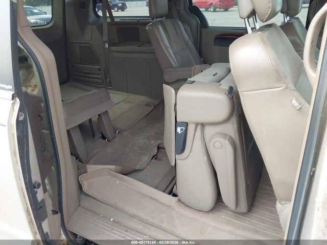 Chrysler Town & Country Limited