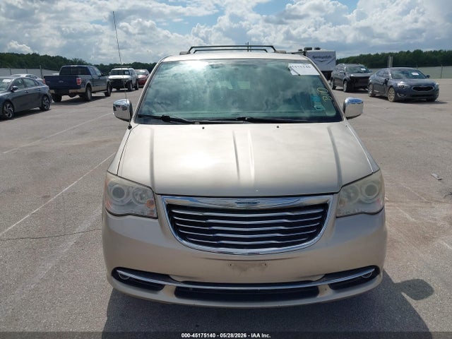 Chrysler Town & Country Limited