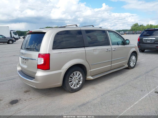 Chrysler Town & Country Limited