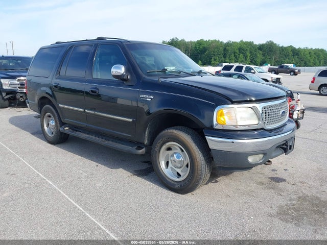 Salvage Ford Expedition Image