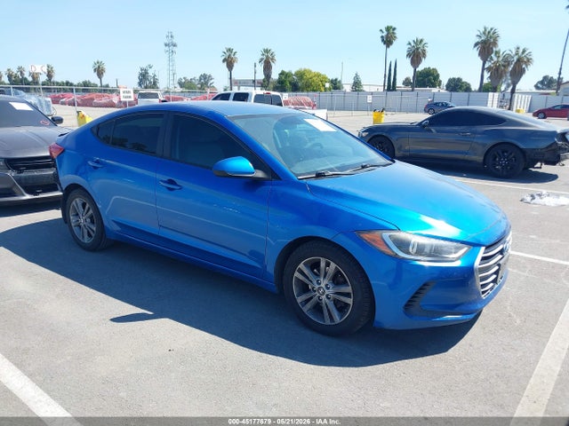 Salvage Hyundai ELANTRA Image