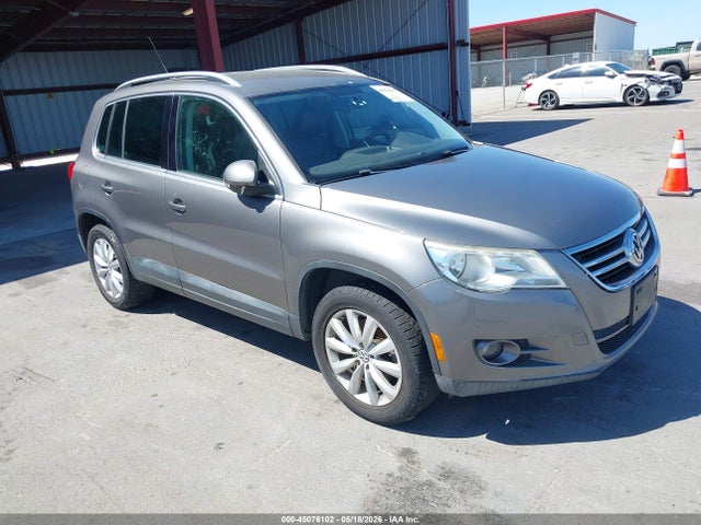 Salvage Volkswagen Tiguan Image