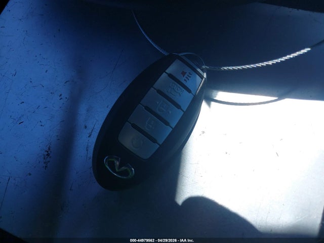 INFINITI Qx Essential